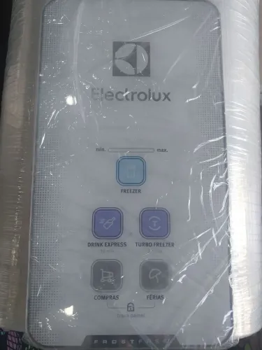 Painel com placa geladeira Electrolux TF51 