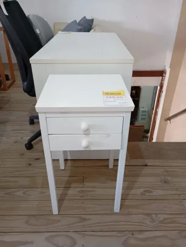 Vide branco (criado mudo)