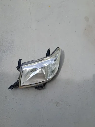 Farol esquerdo Toyota Hilux SRV Picape Flex 4x2 simples