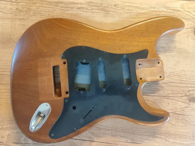 Corpo Guitarra Strato Mogno peça única!