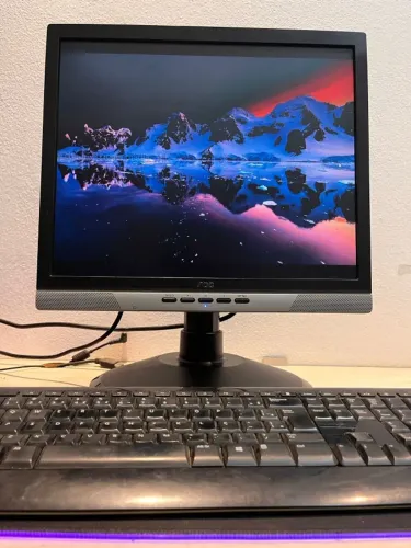 MONITOR AOC 17" PÉ PRETO MODELO 712Sa COD 02-03