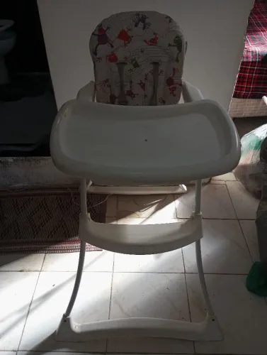 Cadeirinha de alimentação 