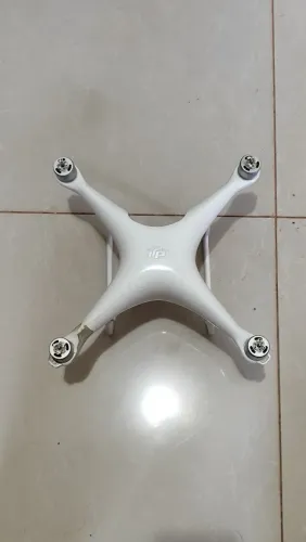 Drone DJi Phantom 4 pro/ só aeronave 