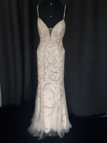 Vestido de festa longo bordado