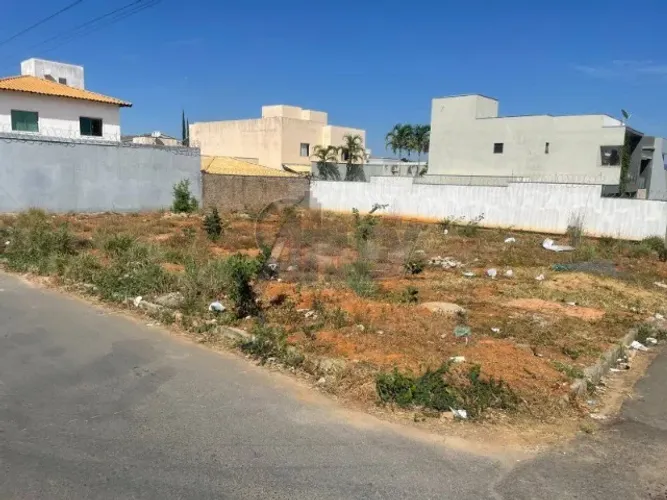 Vende-se Lote no bairro Planalto