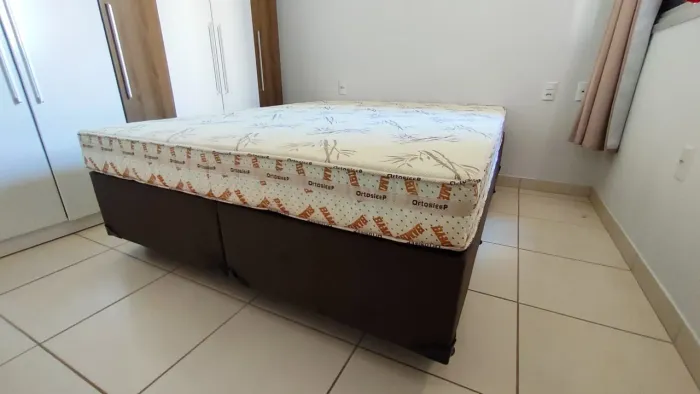 Cama queen size com colchão de 33 nova direto da fábrica