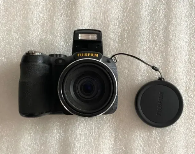 Câmera Fujifilm Finepix 5 S2800hd Maquina Digital C/ Defeito