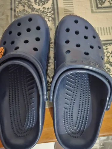 Crocs número 38 azul marinho