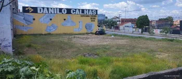 Terreno à venda na Avenida Itavuvu, em Sorocaba-SP.