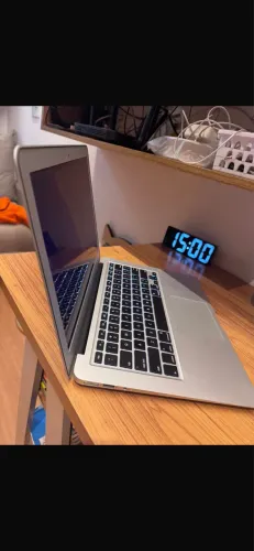 MacBook Air 13? 2017 | i5 | 8GB RAM | SSD 256GB | Bateria 131 Ciclos