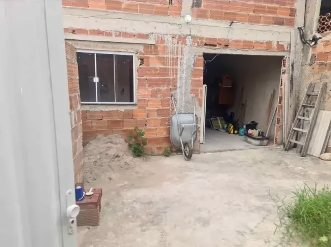 AM-vende-se casa em vista da Serra