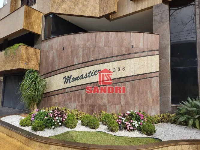 Apartamento com 3 dormitórios à venda, 100 m² por R$ 630.000,00 - Zona 07 - Maringá/PR