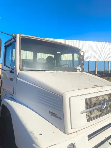 Cabine Mercedes caminhão 1318 
