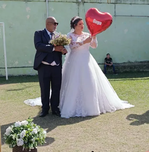 Vendo vestido de noiva