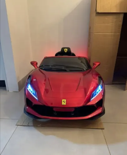 Carrinho infantil elétrico com controle remoto