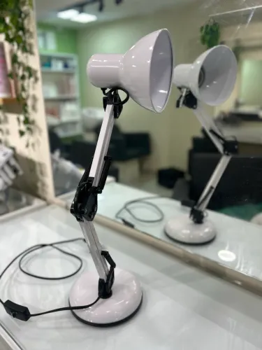 Luminária articulada nova