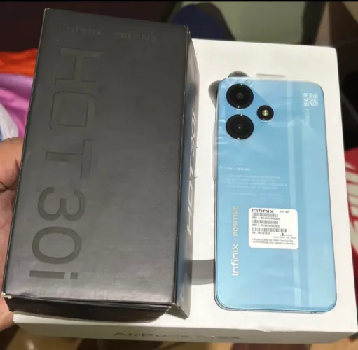 Smartphone Infinix Hot 30i 128GB Azul 4G MediaTek 8GB RAM 6,6" aceito cartão