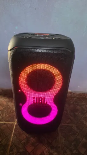 Caixa jbl 320 valor 2200