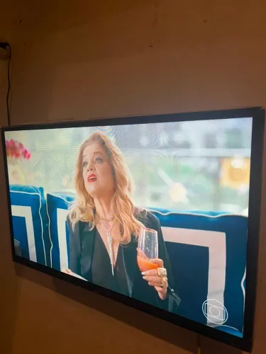 TV Smart 32 polegadas sistema ROKU
