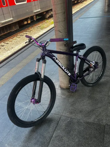 Bike aro 26 Absolut , freio mt 200 novo , pé de vale integrado, rodas vmaax fosca