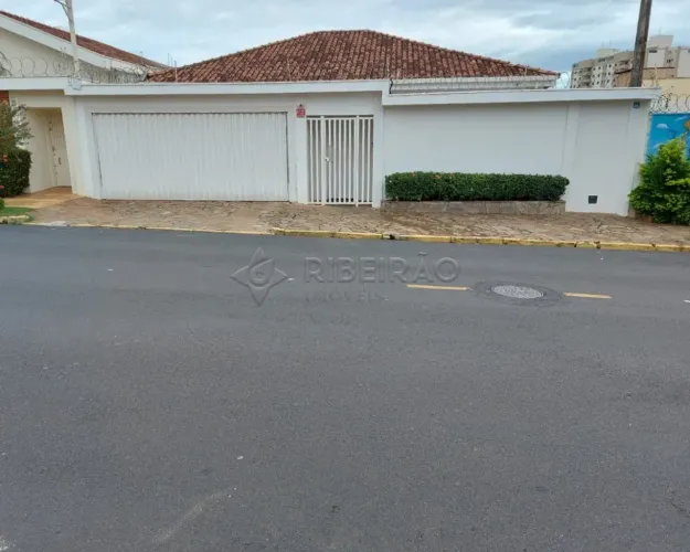 Casa térrea de uso misto com 03 suítes e piscina no Bairro Jd. Sumaré para venda e locação