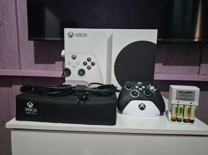 Xbox Series S 512GB Completo com NF-e + Capa + Pilhas Recarregáveis