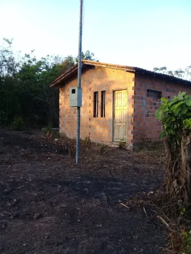 Vendo ou troco uma casa no município de Magalhães Barata