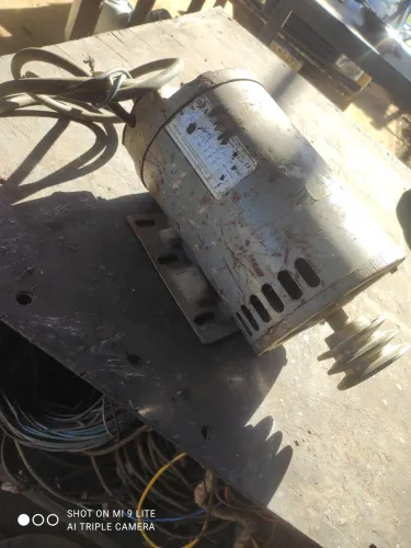 Motor trifásico 3 CV 800,00 reais 
