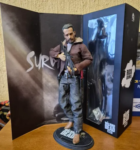 The Walking Dead Rick Grimes Threezero 1/6 com base hot toys extra!