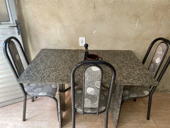 Mesa de Granito  4 Cadeiras 1,50mt 