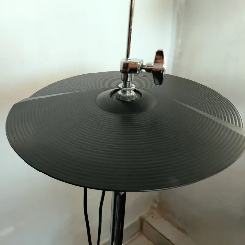Prato Roland CY-8