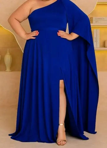 Vestido longo azul royal com capa e fenda plus size 48-50