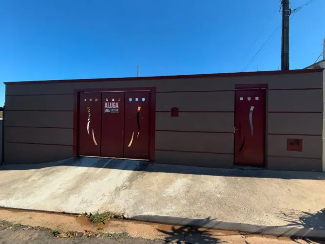Casa para locação e venda no bairro Parque Residencial Rosamélia em Cosmópolis.