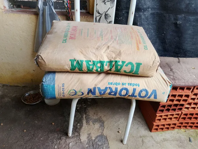 Vendo saco de cimento e cal