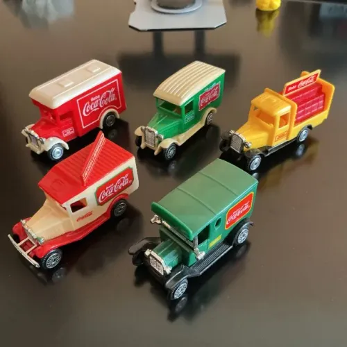 Coleção de Miniaturas Caminhões Coca Cola Anos 90 - Completa com 5 miniaturas
