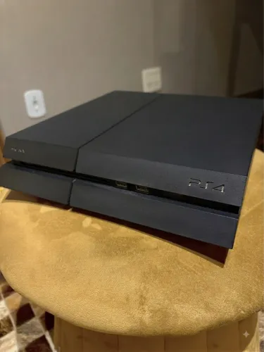 PlayStation 4 (PS4) fat 500GB + 2 jogos
