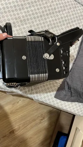 Acordeon Roland FR-3x digital compacto versátil,120 baixos,37 teclas