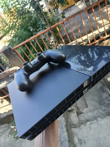 Vendo ps4 ou troco por iPhone 