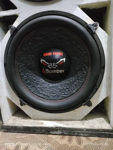 Subwoofer bicho papão Bomber 15 polegadas 1200w rms bobina dupla