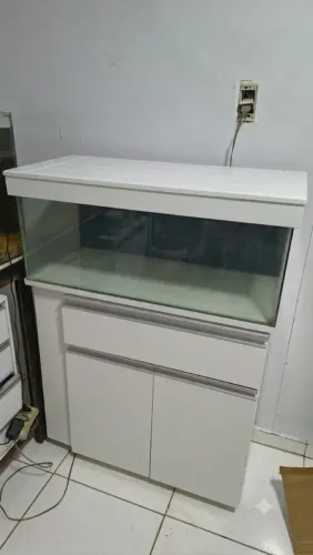 Aquário com móvel em MDF