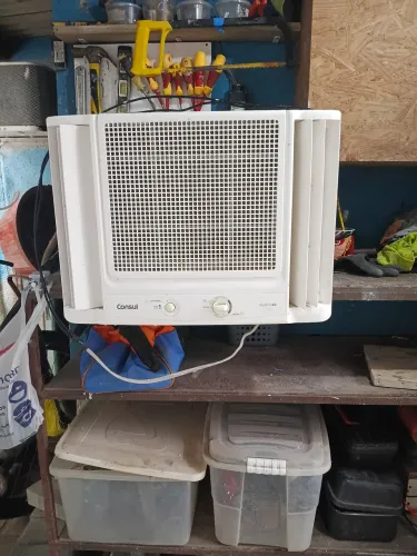 Ar condicionado de janela (não gela)