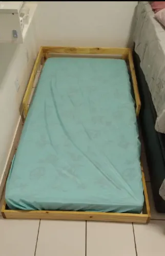 Vendo cama montessoriana + colchão 500 reais