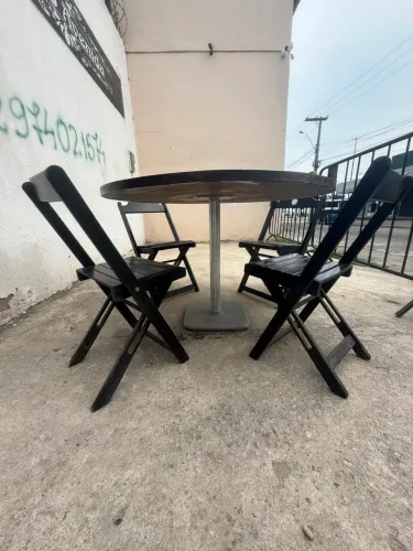 Vendo jogo de mesa com 4 cadeiras