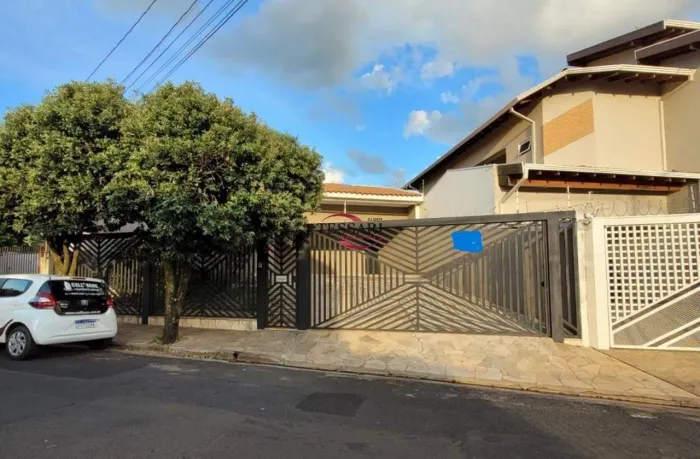 Casa para Aluguel 4 Quartos Piscina Jardim Primavera.