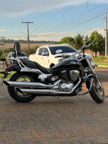 Suzuki Boulevard M800