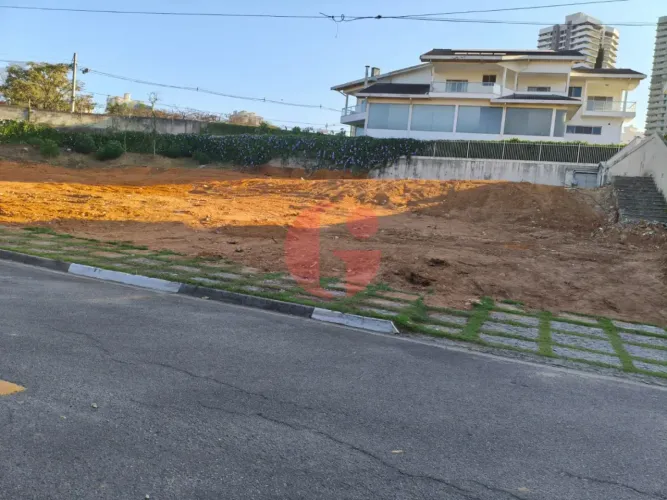 Terreno em condomínio de alto padrão à venda com 579 m²- No bairro Jardim Aquarius
