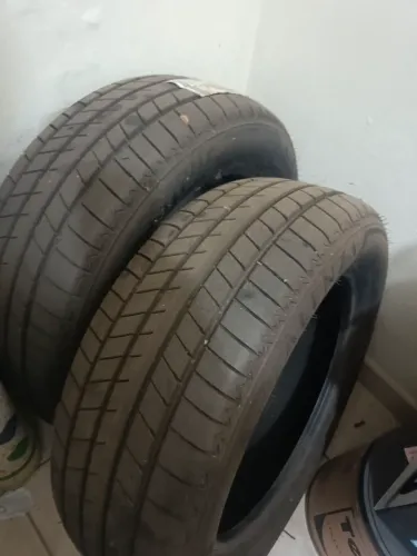 Pneus RUN FLAT NOVOS NUNCA USADOS
