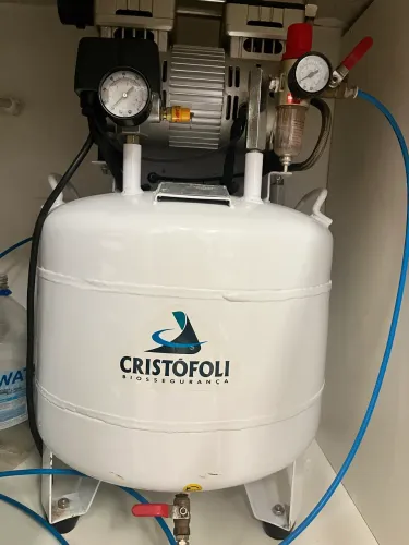 Compressor odontológico Cristofoli