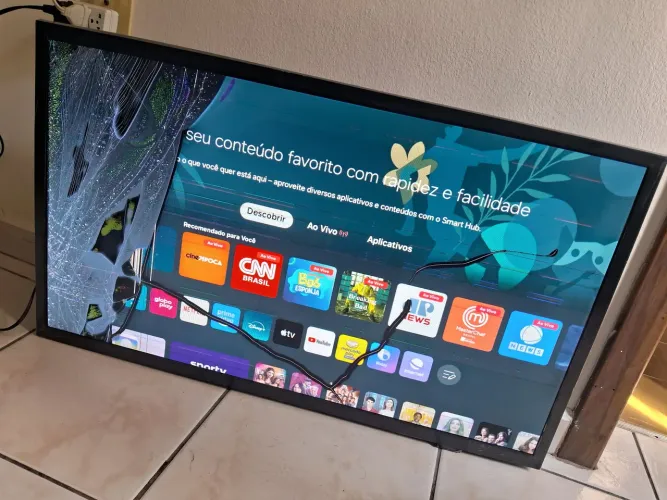 Vendo tv 32 Samsung smart funcionado com avarias na tela