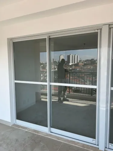 Porta com Vidro 2 Folhas